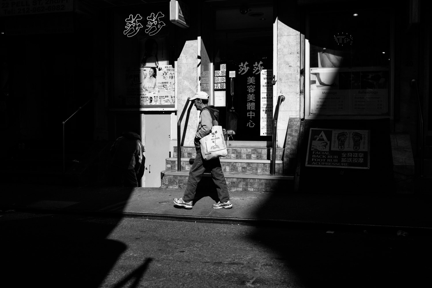 Lighting in street photography