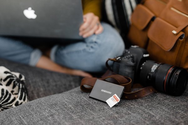 Essential Travel Photography Gear: 11 Must-Have Items